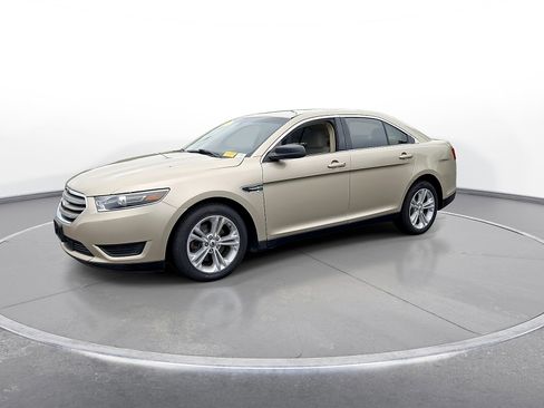 Used 2017 Ford Taurus SE FWD image 4