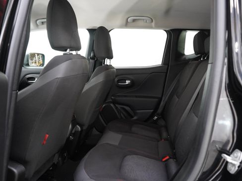 Used 2019 Jeep Renegade Trailhawk w/ Cold Weather Group II AWD/4WD image 14