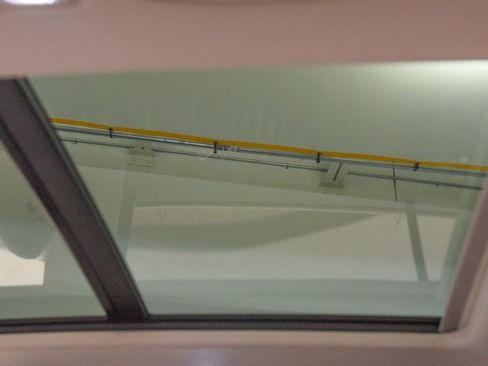 Used 2021 Volkswagen Tiguan SE w/ Panoramic Sunroof Package image 27