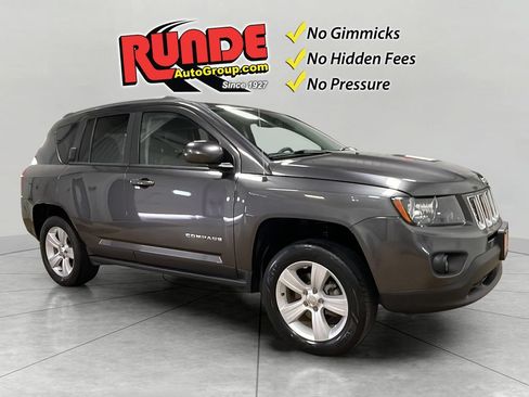 Used 2017 Jeep Compass Latitude AWD/4WD image 8