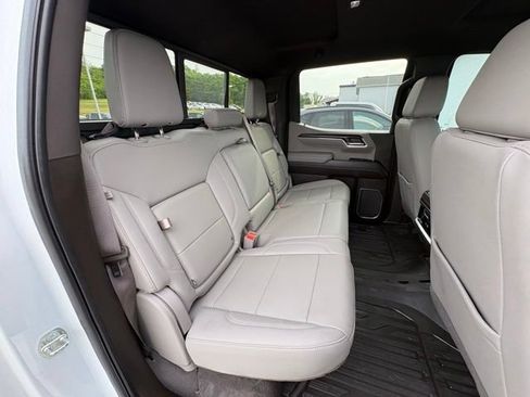 Used 2023 GMC Sierra 1500 SLT w/ SLT Premium Plus Package AWD/4WD image 32