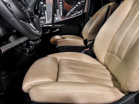 Used 2022 Mercedes-Benz Sprinter 3500 image 14