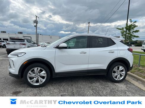 Used 2025 Buick Encore GX Preferred AWD/4WD image 6
