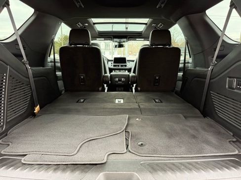 Used 2022 GMC Yukon SLT w/ SLT Luxury Package image 13