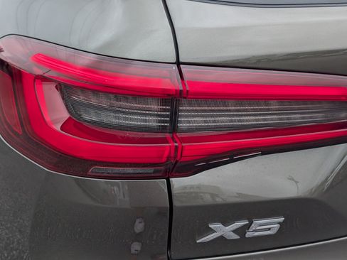 Used 2022 BMW X5 sDrive40i w/ Premium Package RWD image 12