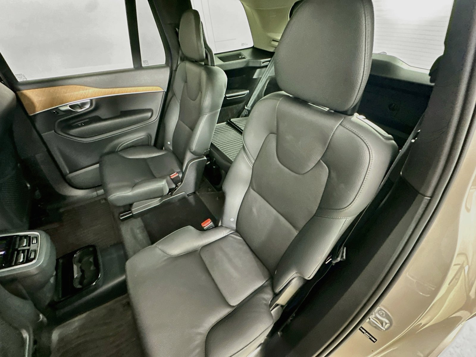 Used 2025 Volvo XC90 B6 Plus w/ Protection Package Premier AWD/4WD image 36