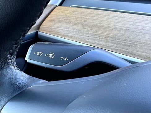 Used 2021 Tesla Model 3 Performance image 36