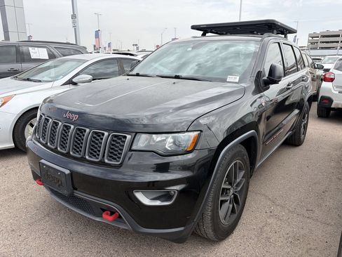 Used 2017 Jeep Grand Cherokee Trailhawk AWD/4WD image 4