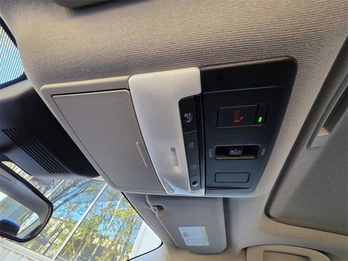 Used 2024 Nissan Sentra SR w/ SR Premium Package image 30