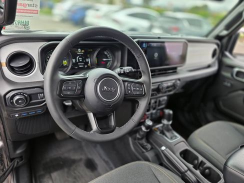 Used 2025 Jeep Wrangler Unlimited Sport S 4xe AWD/4WD image 21
