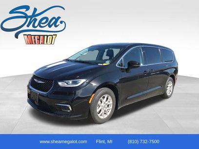 Used 2024 Chrysler Pacifica Touring-L