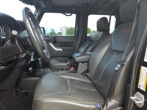 Used 2014 Jeep Wrangler Unlimited Rubicon w/ Connectivity Group AWD/4WD image 23