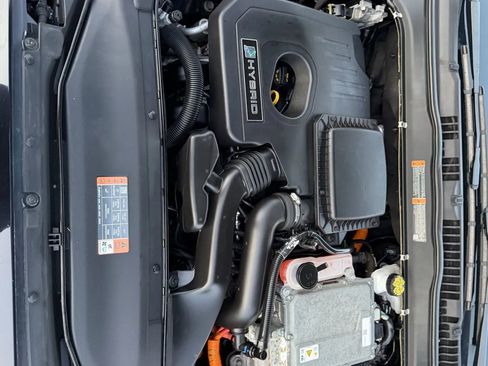 Used 2020 Ford Fusion SE image 29