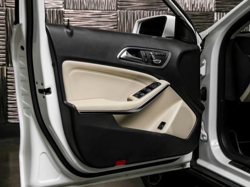 Used 2019 Mercedes-Benz GLA 250 image 38