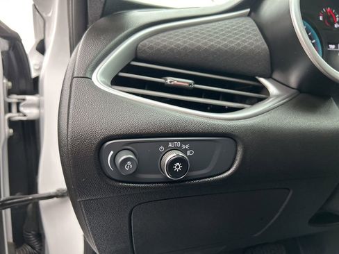 Used 2025 Chevrolet Malibu LT image 17