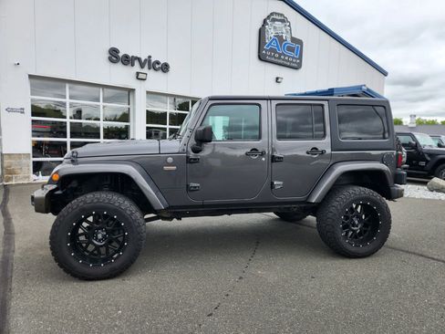 Used 2016 Jeep Wrangler Unlimited Sahara image 7