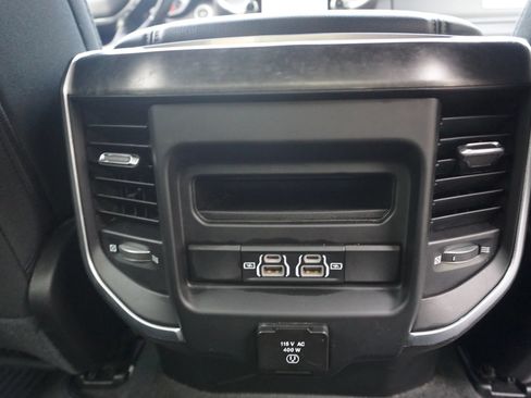 Used 2022 RAM 1500 Big Horn AWD/4WD image 23