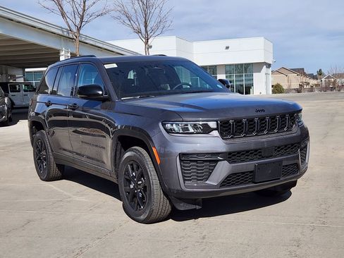 New 2026 Jeep Grand Cherokee Altitude AWD/4WD image 1