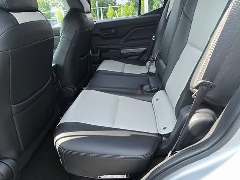 Used 2025 Toyota 4Runner SR5 AWD/4WD image 29