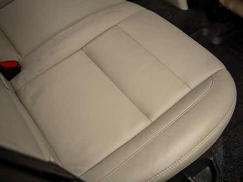 Used 2021 Volvo XC40 T5 Momentum w/ Protection Package Premier image 32