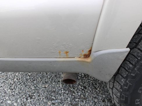 Used 2005 Chevrolet Suburban Z71 w/ Preferred Equipment Group image 31