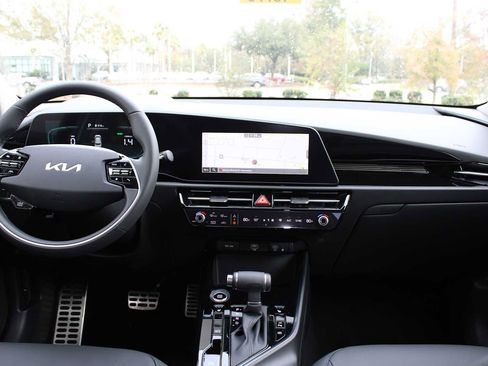 New 2025 Kia Niro EX image 21