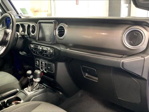 Used 2020 Jeep Wrangler Unlimited Sahara AWD/4WD image 14