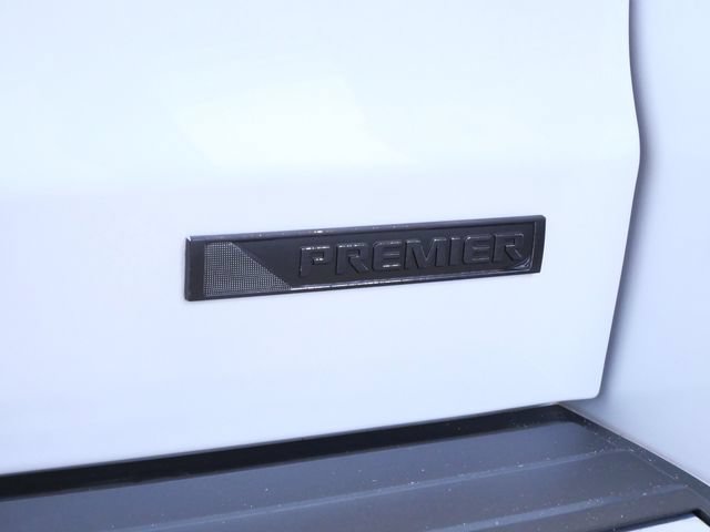 Used 2017 Chevrolet Suburban Premier AWD/4WD image 8