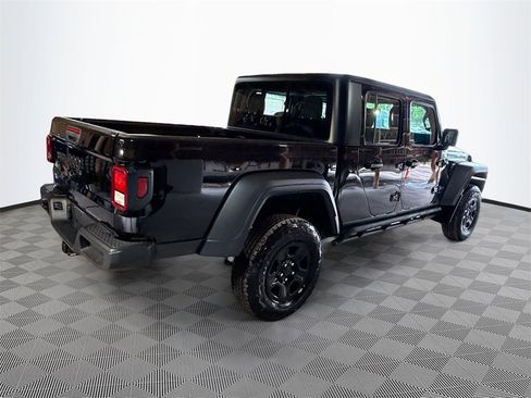 Used 2022 Jeep Gladiator Sport image 6