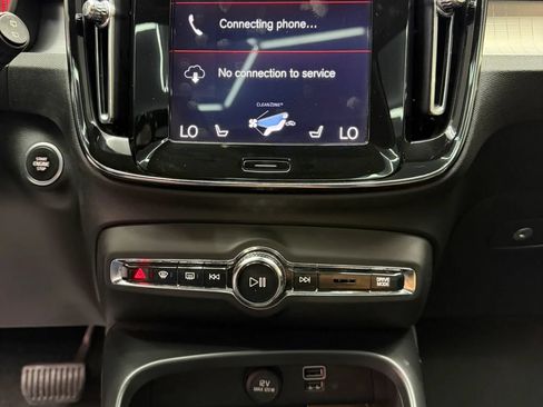 Used 2019 Volvo XC40 T5 Momentum AWD/4WD image 18
