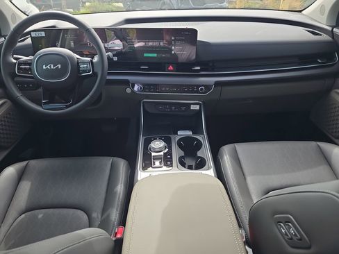 New 2026 Kia Carnival EX image 12