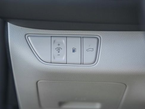 Used 2023 Genesis G70 2.0T image 34