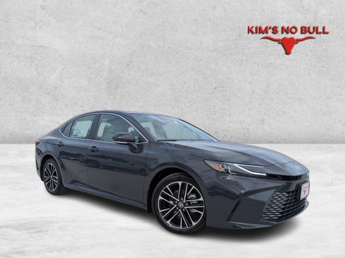 New 2026 Toyota Camry XLE image 1
