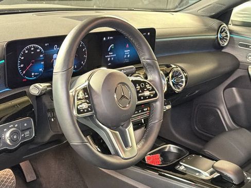 Used 2023 Mercedes-Benz CLA 250 4MATIC image 21