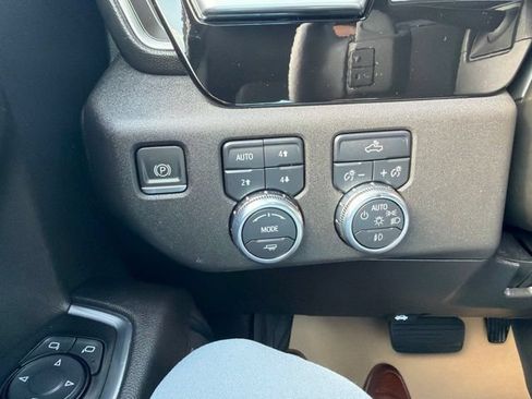 Used 2022 GMC Sierra 1500 Elevation w/ Preferred Package AWD/4WD image 26