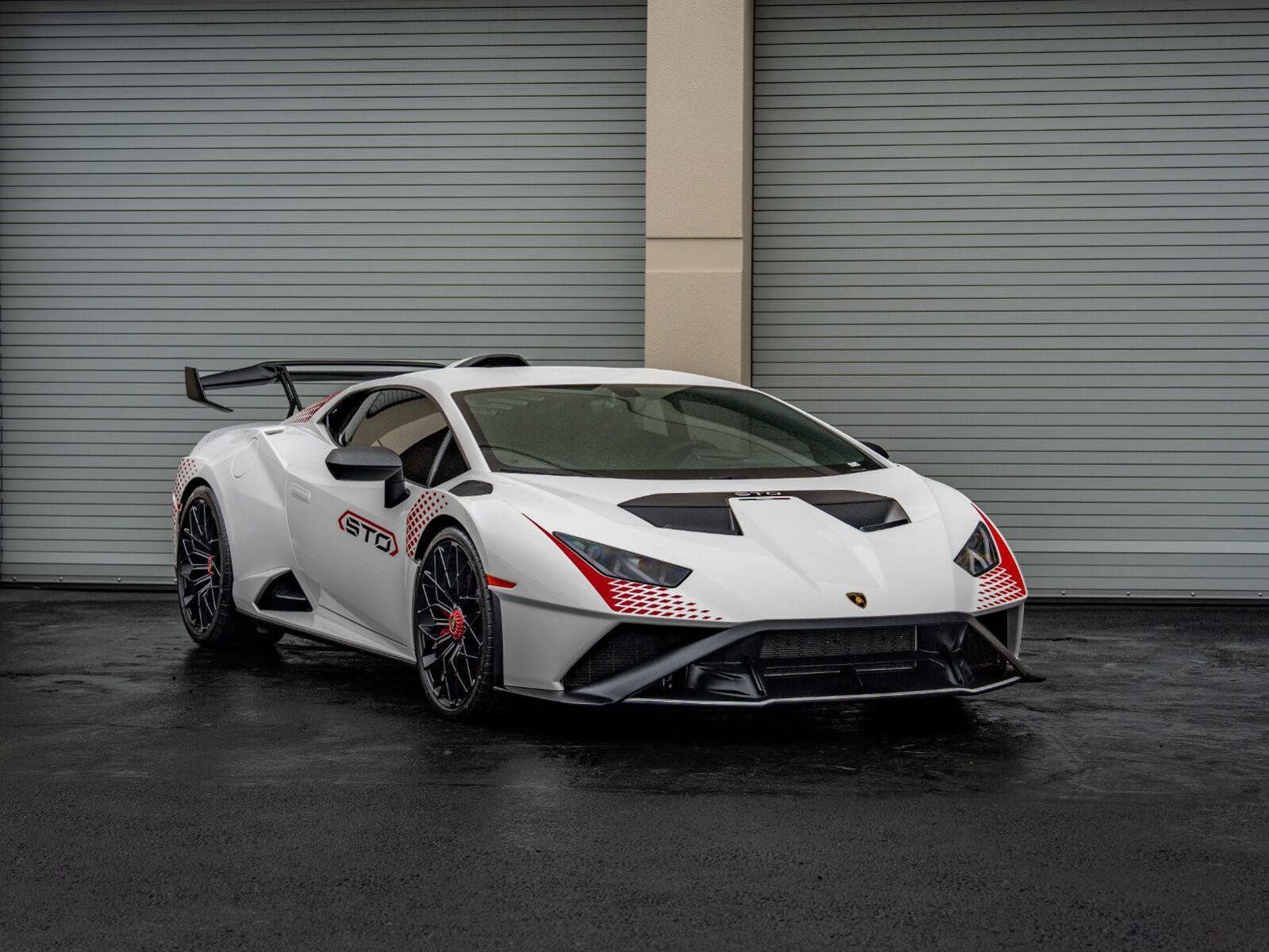 Used 2022 Lamborghini Huracan STO RWD image 10