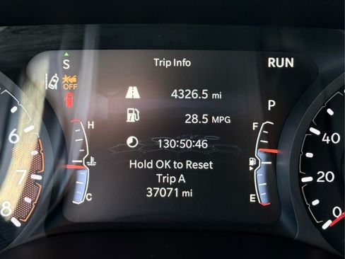 Used 2025 Jeep Compass Limited AWD/4WD image 32