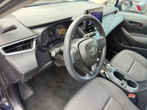 Used 2025 Toyota Corolla LE FWD image 28
