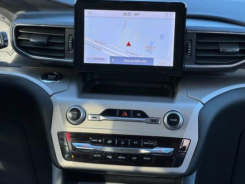 Used 2022 Ford Explorer XLT w/ Equipment Group 202A image 14