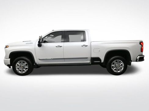 Used 2025 Chevrolet Silverado 2500 High Country w/ High Country Premium Package image 2