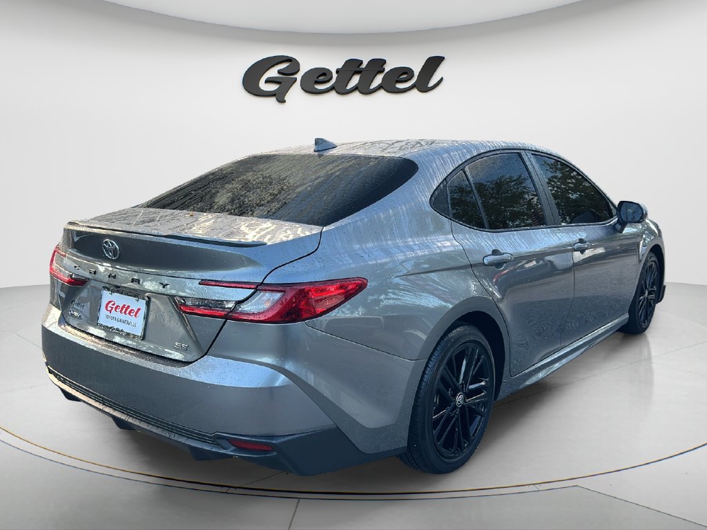 Used 2026 Toyota Camry SE FWD image 5