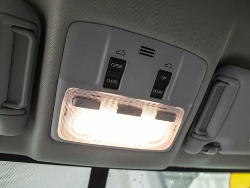 Used 2015 Toyota RAV4 XLE image 24