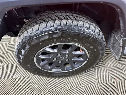 Used 2020 Jeep Gladiator Overland image 9