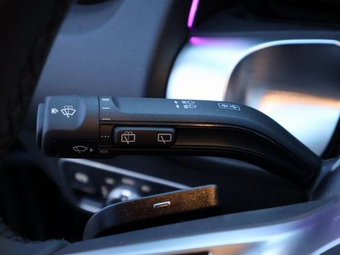 New 2025 Mercedes-Benz GLB 250 4MATIC image 34