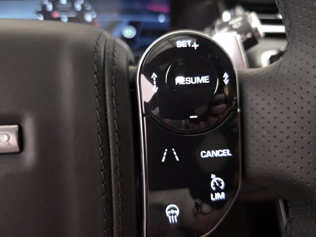 Used 2019 Land Rover Range Rover Velar R-Dynamic SE AWD/4WD image 23
