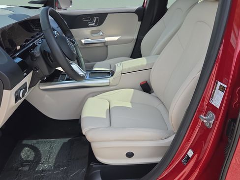 Used 2026 Mercedes-Benz GLA 250 image 9
