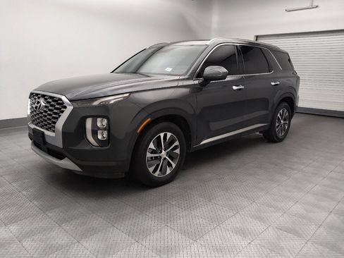 Used 2020 Hyundai Palisade SEL FWD image 2