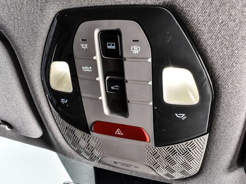 Used 2024 Kia EV9 Land AWD/4WD image 32