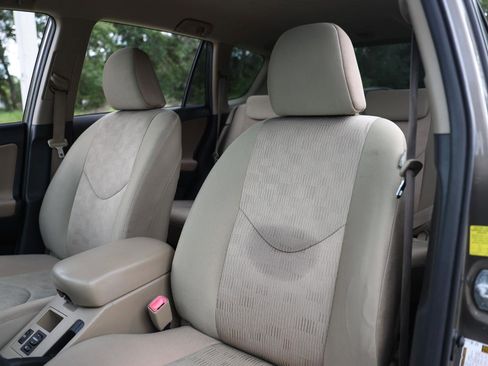 Used 2010 Toyota RAV4 2WD image 6