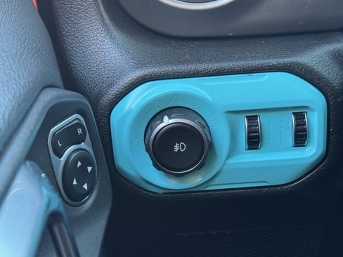 Used 2019 Jeep Wrangler Unlimited Sahara image 31